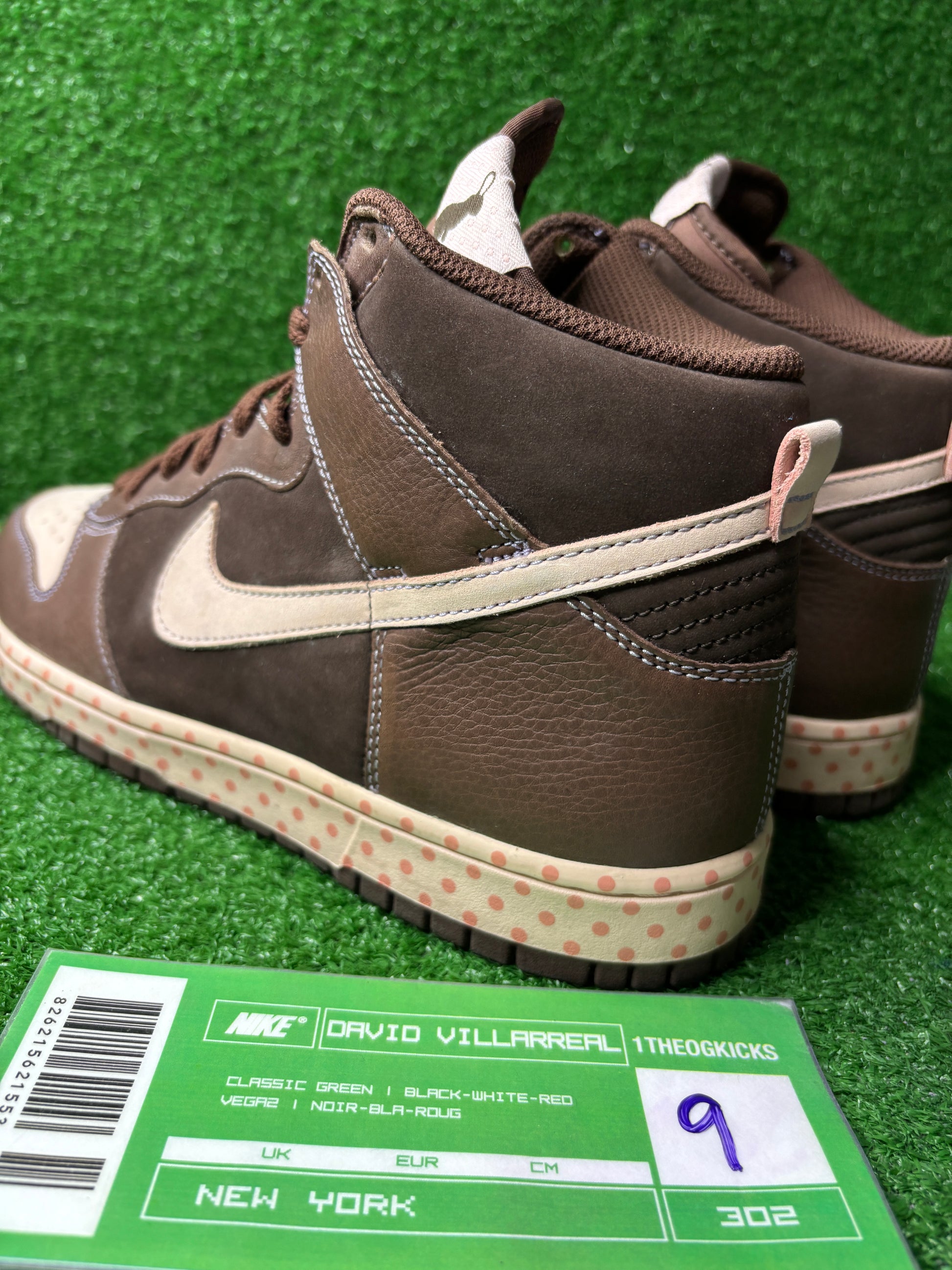 Nike Dunk Easter Poka Dot Chocolates - Size 9