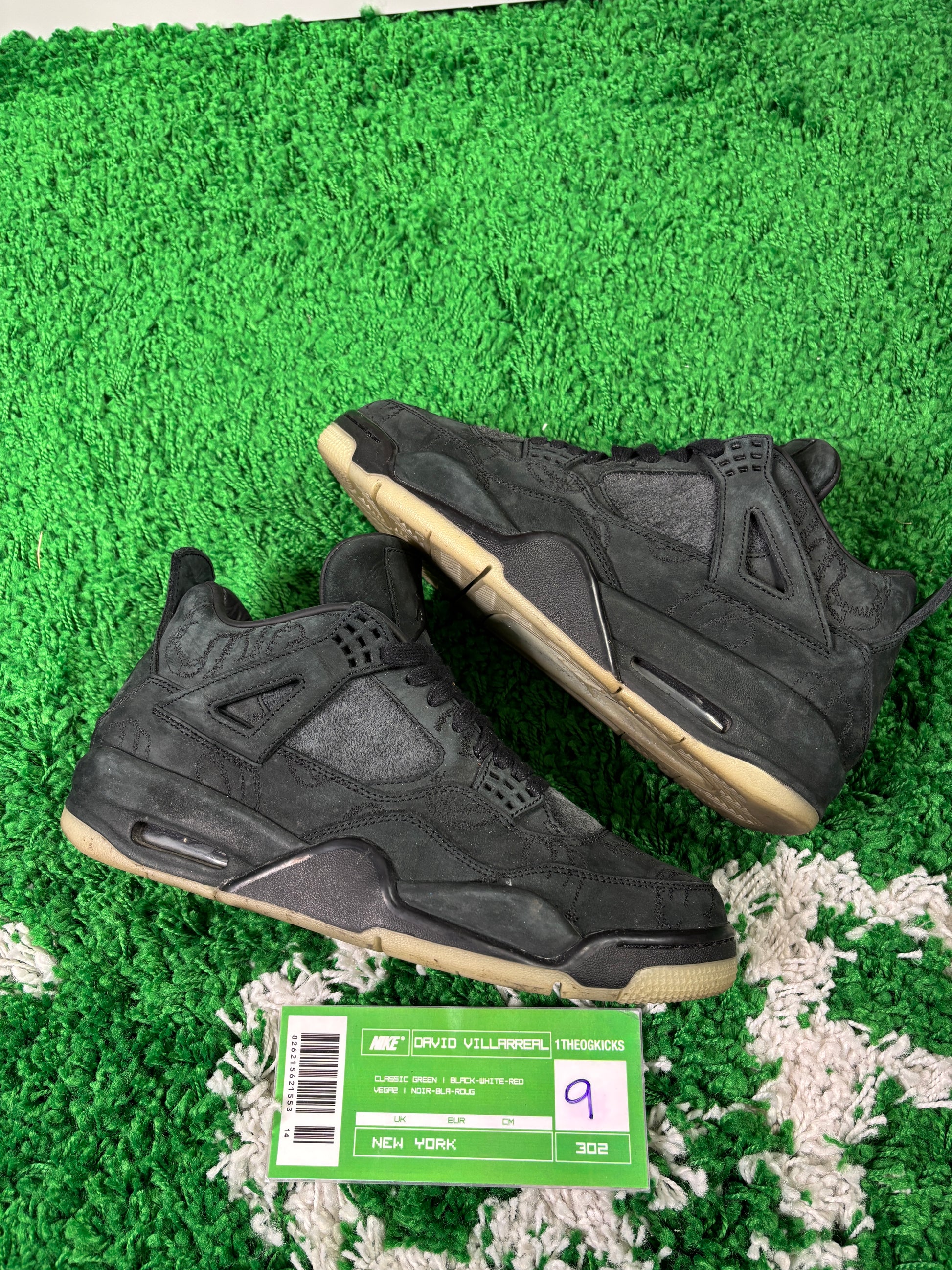 Jordan 4 Kaws Black - Size 9