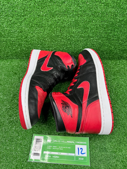 Air Jordan 1 Retro High 'Banned' 2011