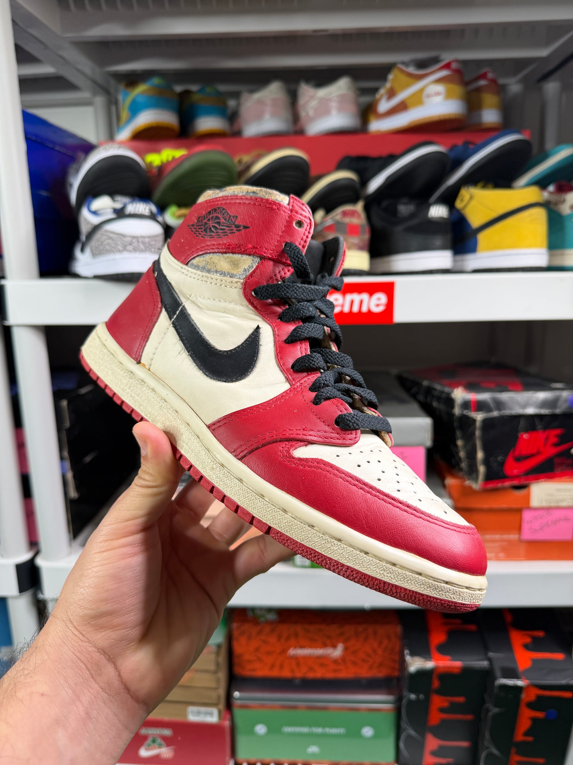 Air Jordan 1 Chicago 1985 - Size 9